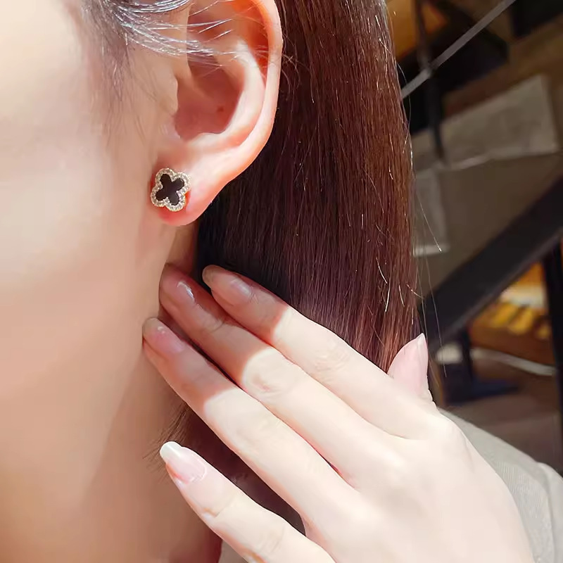 네잎 클로버 귀걸이