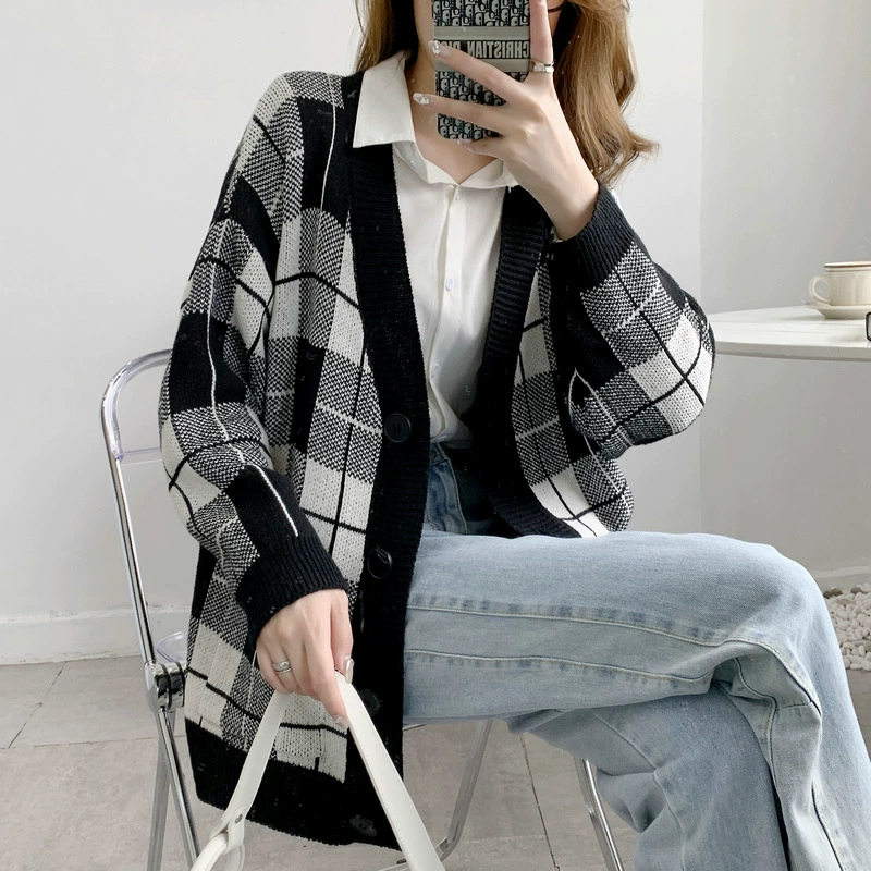 Женский вязаный кардиган-свитер оверсайз с V-образным вырезом, двойными карманами и винтажным клетчатым узором, утепленный, осень-зима 2025