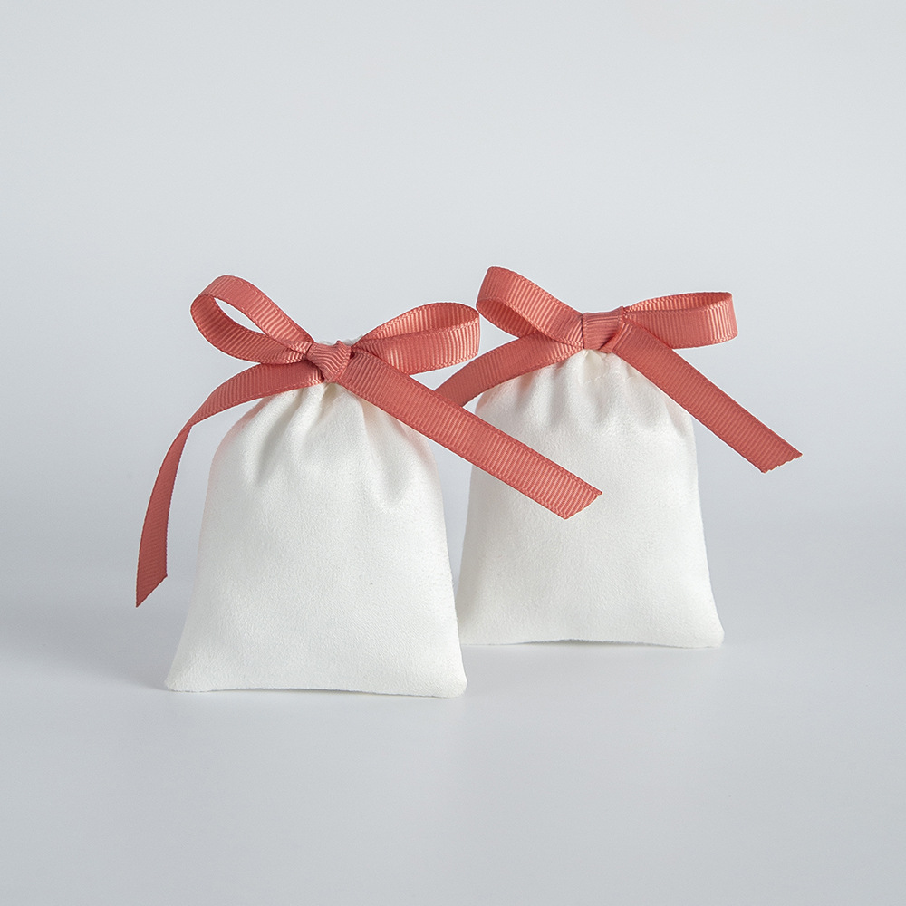 9g Weight Jewelry Packaging Bags Classification 1 Piece Quantity Daily Occasion Flannel Material Bow Knot Pattern Simple Style Style 1 Piece Flannel Simple Style Daily Bow Knot Jewelry Packaging Bags 无