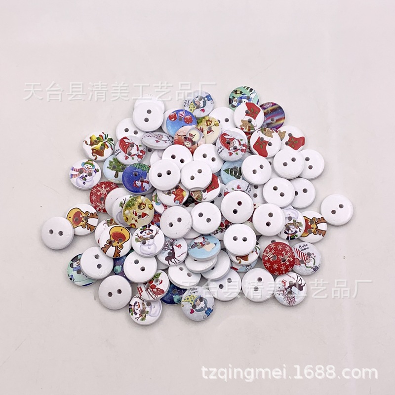 Botones de madera de Navidad de 15mm con fondo blanco