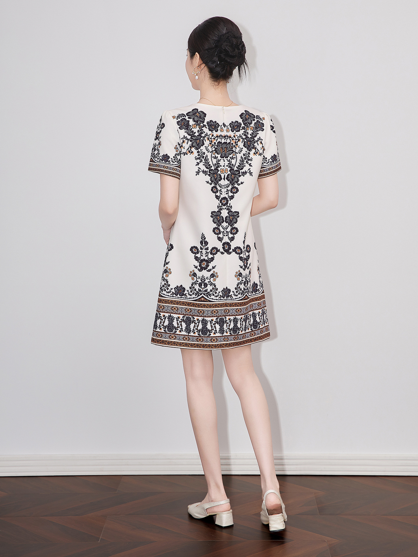 Váy chữ A phong cách Chanel in họa tiết định vị cao cấp, tôn dáng, mùa hè — Màu đen