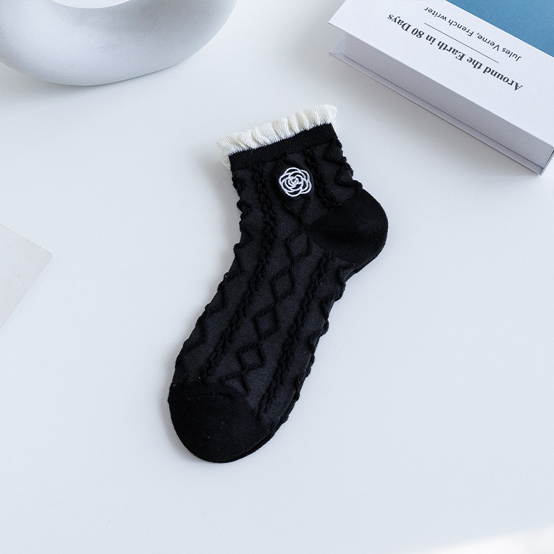 Calcetines de encaje de algodón para damas verano torcido amor calcetines coreanas pequeñas fragancias calcetines de mujer Zhuhai al por mayor