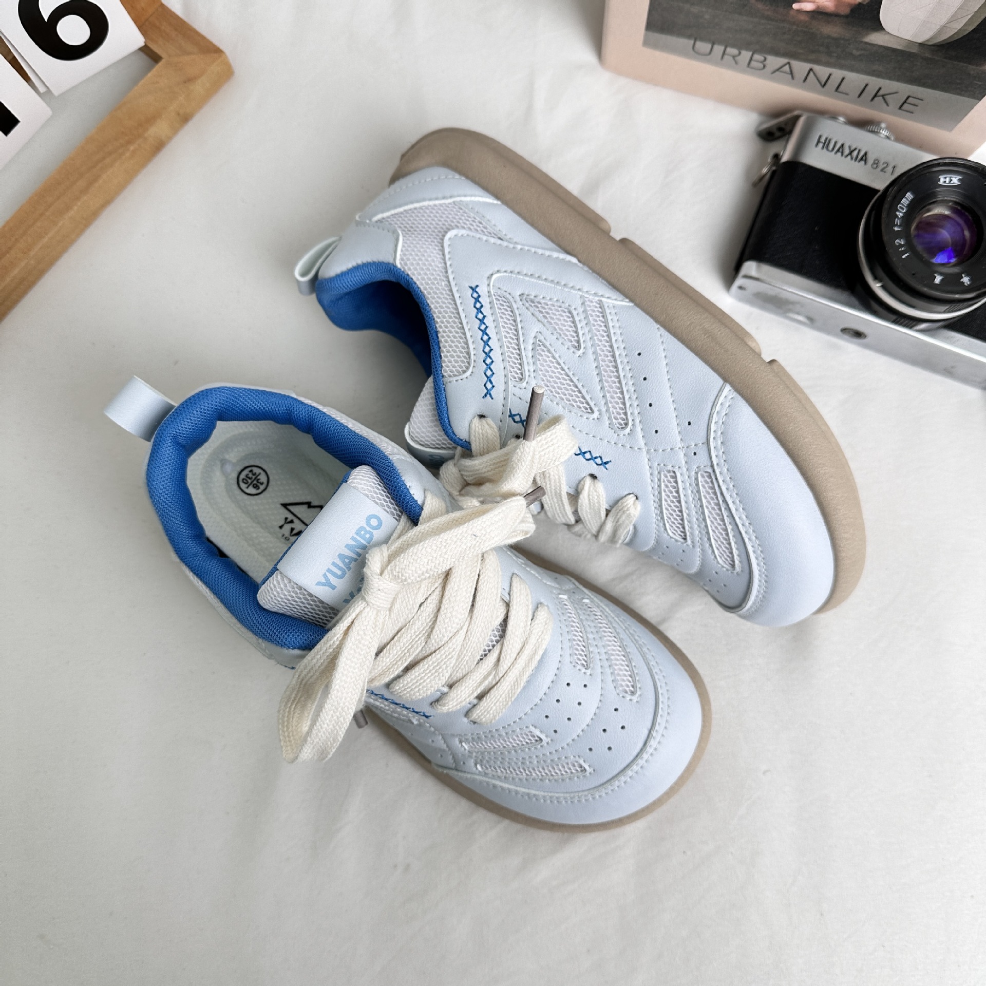 Yuanbo2025 primavera nuevo estilo de zapatos de skate de cabeza cuadrada zapatos de lona casuales de mujer zapatos de lona transpirables coreanos zapatos blancos