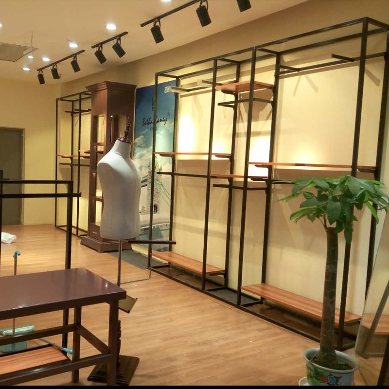 Tienda de ropa estante de exhibición tipo colgante de suelo de acero inoxidable pintado simple percha de ropa de hombre y mujer estante de exhibición de ropa