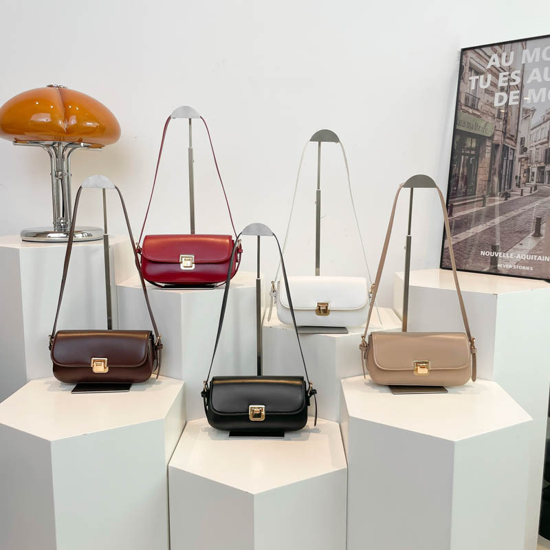 Popular bolso bajo la axila para mujeres 2024 invierno nuevo estilo de moda simple bolso de hombro de estilo extranjero bolso retrógrado para mujeres