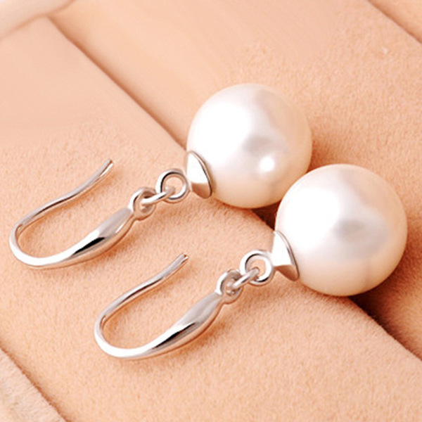Fresh elegant earrings pearl