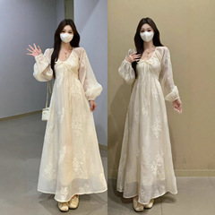 年大码法式温柔风长袖连衣裙女2025年新款高级感絮语气质初恋长裙
