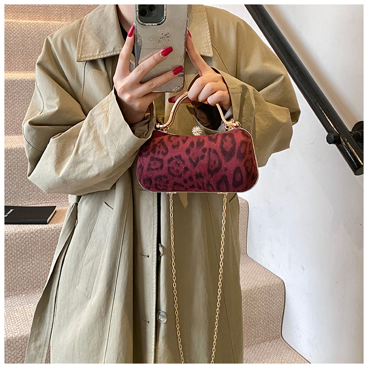 European and American style leopard print chain small square bag for women, 2024 new Korean style fashionable single-shoulder bag, flared crossbody dinner bag undefined
