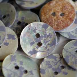 18mm一颗英国Textile Garden银底灰紫色枝叶贝壳纽扣亚克力西裤
