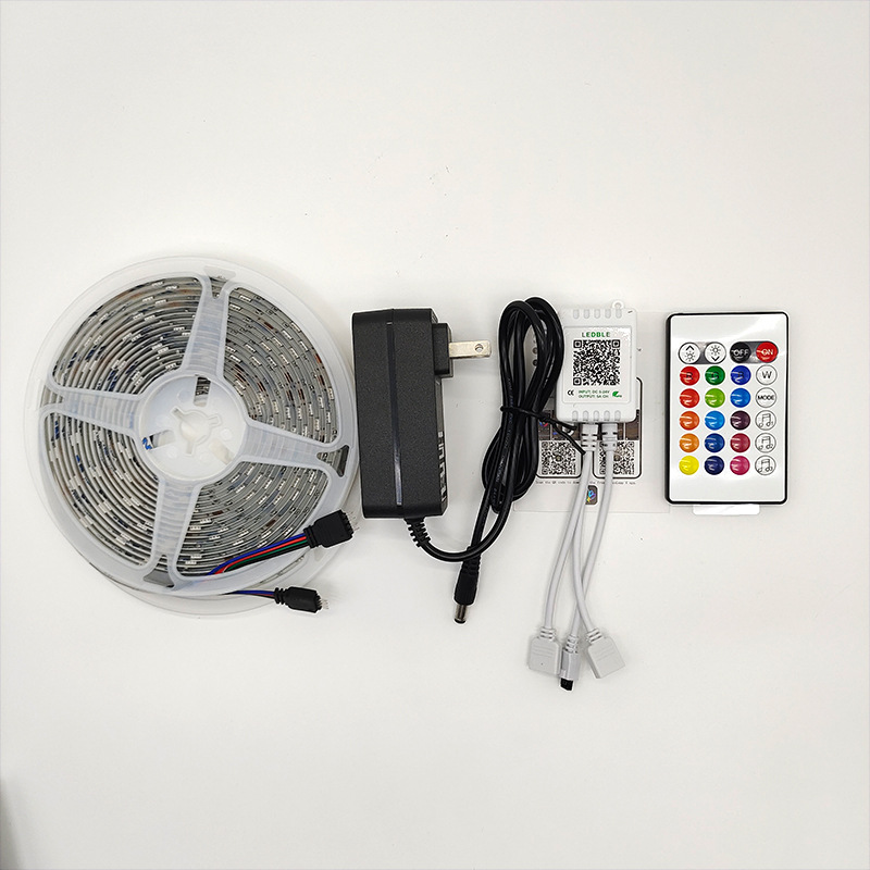 LED Işık Şeridi 5050 RGB Bluetooth Seti 24 Tuşlu Telefon Uygulaması 7 Renkli Yatak Odası Dekoratif Aydınlatma Şeridi