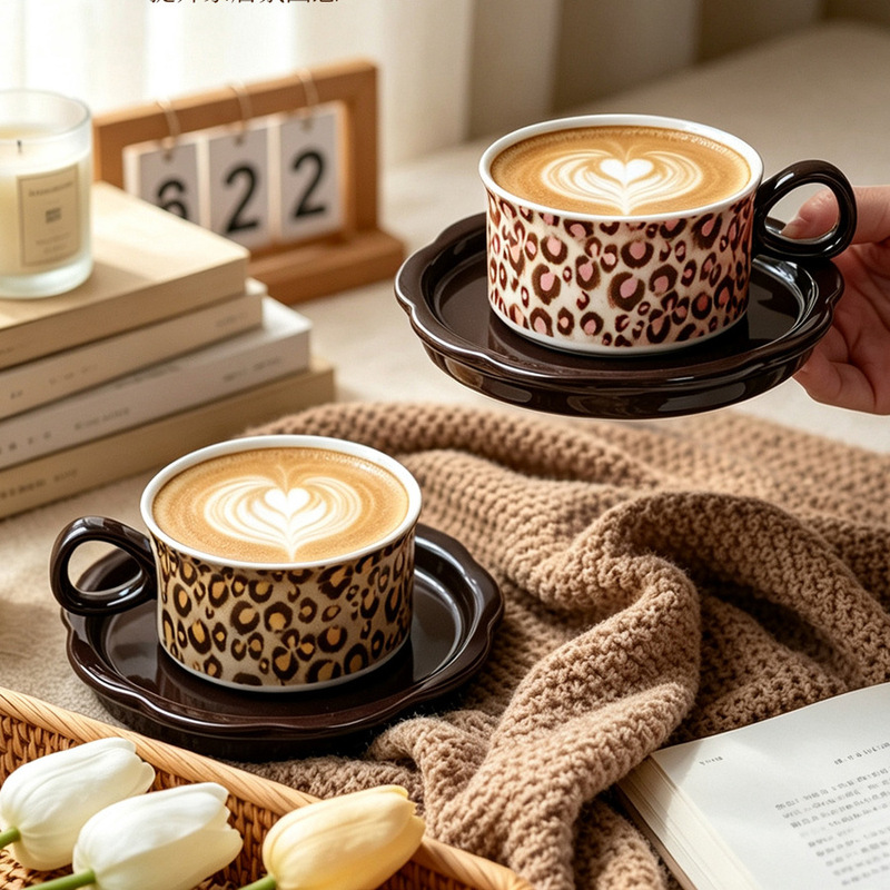 Leopard print ceramic coffee cup and saucer set, light luxury vintage latte cup, afternoon tea cup, couple's cup and saucer, pearl gift box set Leopard print ceramic coffee cup and saucer set, light luxury vintage latte cup, afternoon tea cup, couple's cup and saucer, pearl gift box set