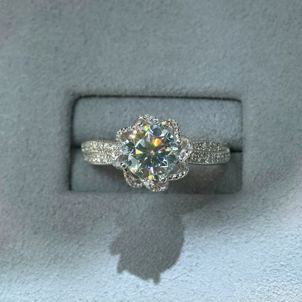 Ring with stone, 1 carat, silver 925 sample, wholesale