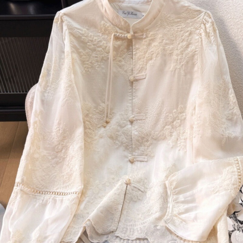New Chinese-style stand-up collar shirt for women, exuding a sophisticated and luxurious feel, 2025 early spring collection, stylish shirt with Chinese-style embroidery New Chinese-style stand-up collar shirt for women, exuding a sophisticated and luxurious feel, 2025 early spring collection, stylish shirt with Chinese-style embroidery