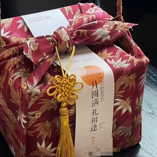 Japanese style and wind style Lu Fu red square towel housewarming one-year-old goddess festival Korean wedding companion gift cloth 70*70