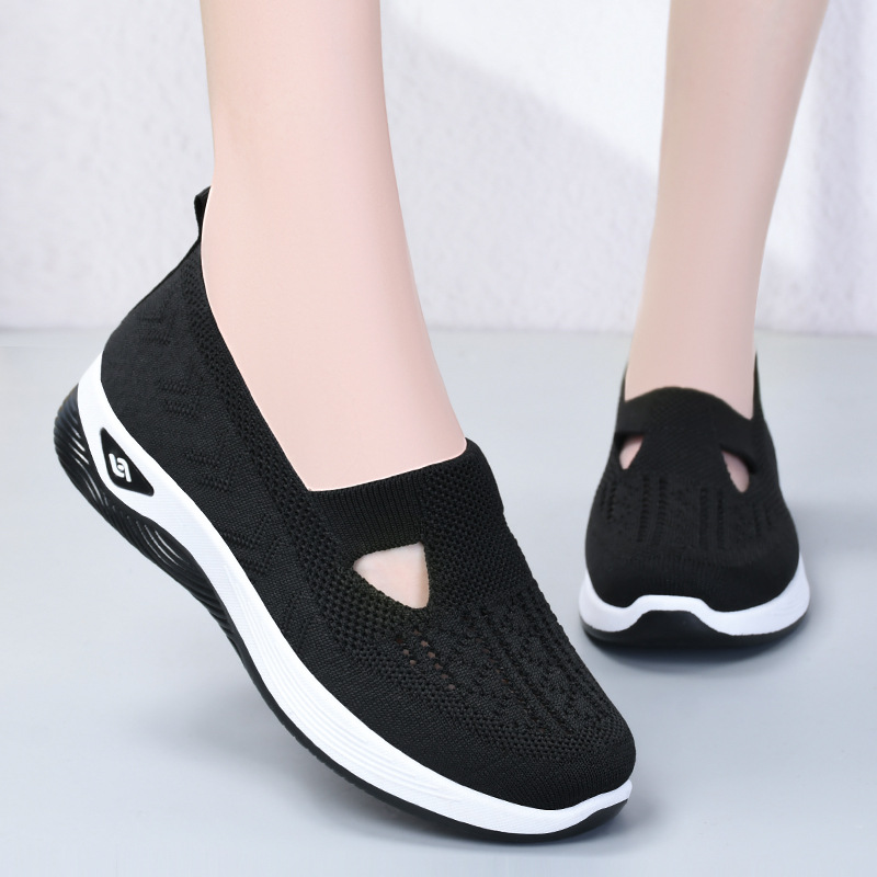 Zapatos de mujer verano nuevo estilo venta al por mayor transfronteriza zapatos de mujer casuales de suela suave moda zapatos de tela viejos de Beijing zapatos de madre transpirables