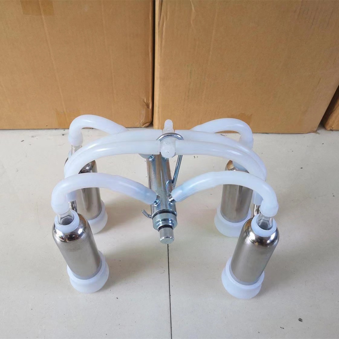 挤奶机配件集乳器杯组活塞式集乳器奶牛杯组吸奶机器挤奶机器