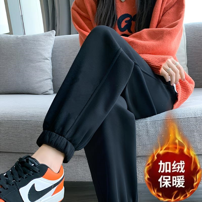 솔리드 컬러 레깅스와 벨벳 블랙 팬츠