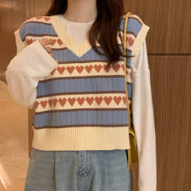 2025年秋季新款爱心条纹V领马甲女甜美小清新撞色短款针织背心