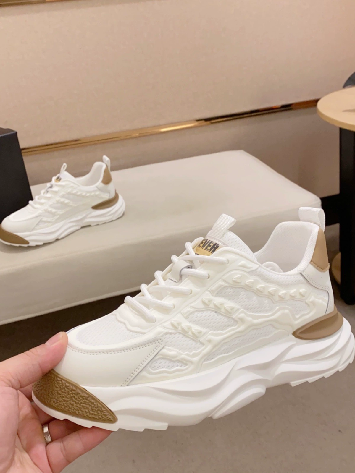 Легкие роскошные летние новые корейские туфли Torre из натуральной кожи Повседневная обувь на мягкой подошве Модная обувь с дышащей сеткой Увеличенные кроссовки Tide