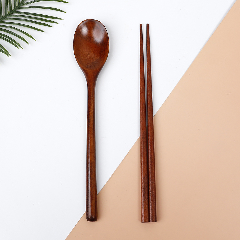 큰 페인트 숟가락과 젓가락