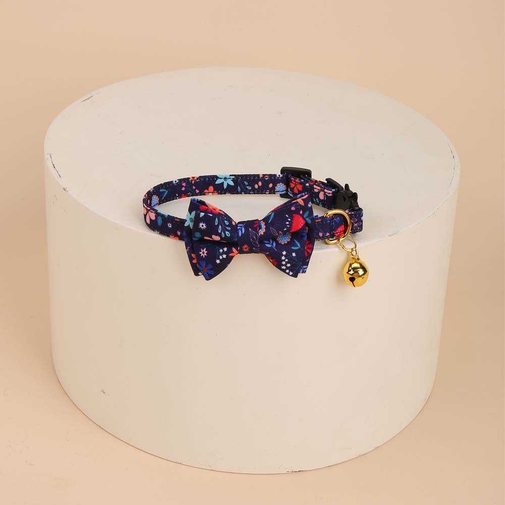 Fabricante de liquidación de bajo precio spot transfronterizo mascota collar gatos campanas doradas collar de corbata gatos