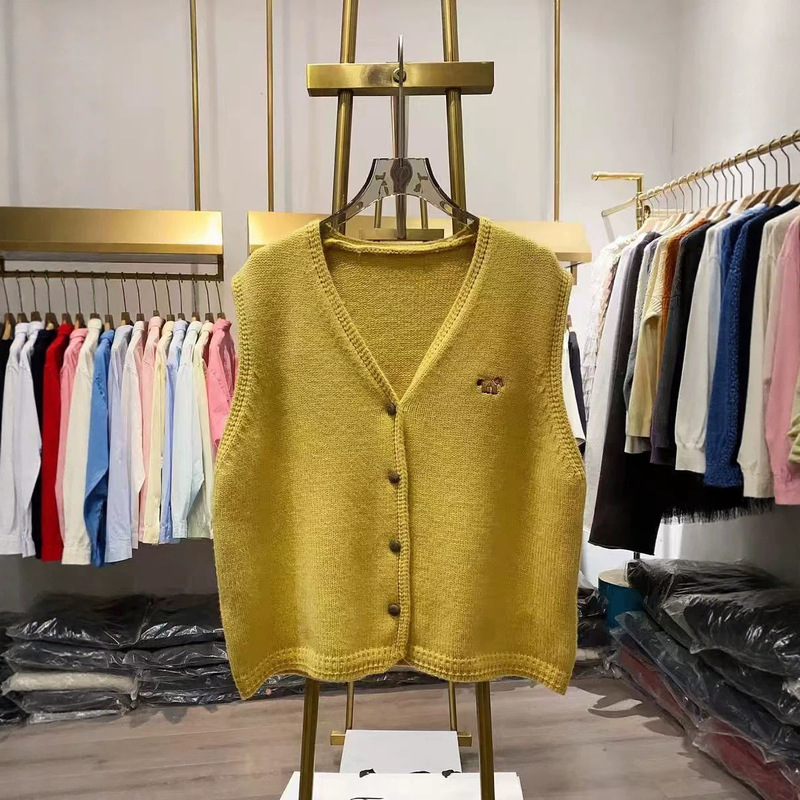 Korean-style spring and autumn new embroidered little horse knitted cardigan vest for women, cute and slimming layered sweater vest for women Korean-style spring and autumn new embroidered little horse knitted cardigan vest for women, cute and slimming layered sweater vest for women