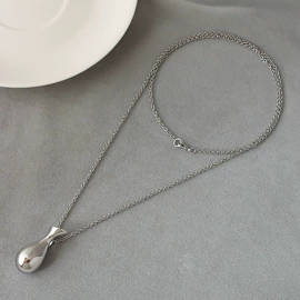 项链;耳钉;耳环