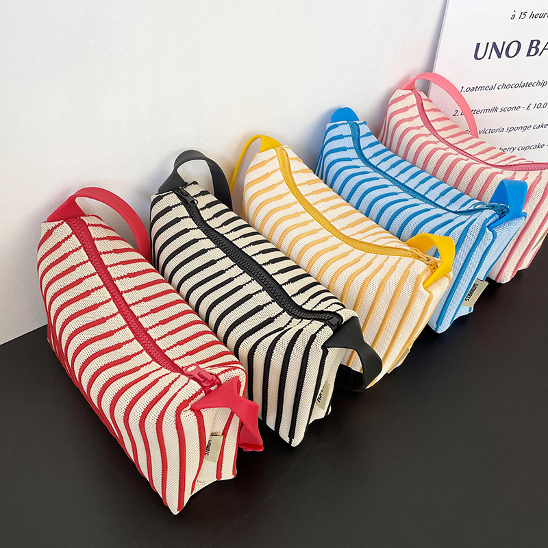 Small design shoulder bag