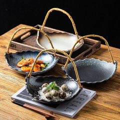クリエイティブな和風ハンギングバスケットプレート、パーソナライズされた洋食プレート、セラミックバスケットプレート、ハンドル付きクッキングトレイ、刺身クッキングプレート