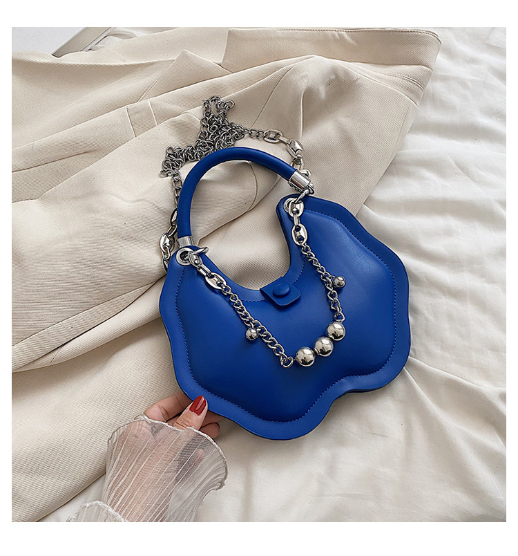 Women's Small Pu Leather Solid Color Streetwear Cloud Shape Lock Clasp Chain Bag display picture 8