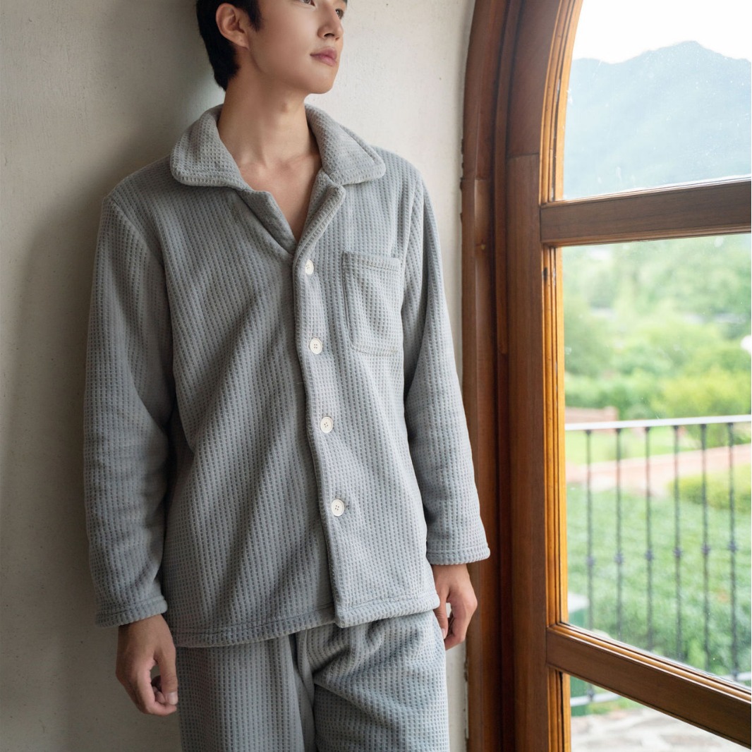 가을과 겨울 두꺼운 따뜻한 컷 꽃 와플 우유 벨벳 스탠드 칼라 단색 커플 잠옷 긴 소매 잠옷 홈 의류