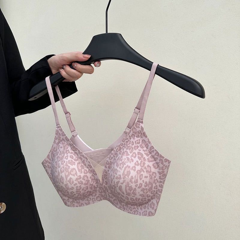 Ventas directas de fábrica comercio electrónico transfronterizo Sudeste de Asia Vietnam Tailandia damas burbujas encaje pecho pequeño recogido sujetador Tovin