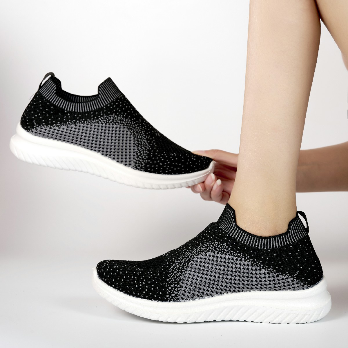 2023春季外贸新款大码女鞋透气运动飞织鞋休闲单鞋女跨境袜子鞋|ru