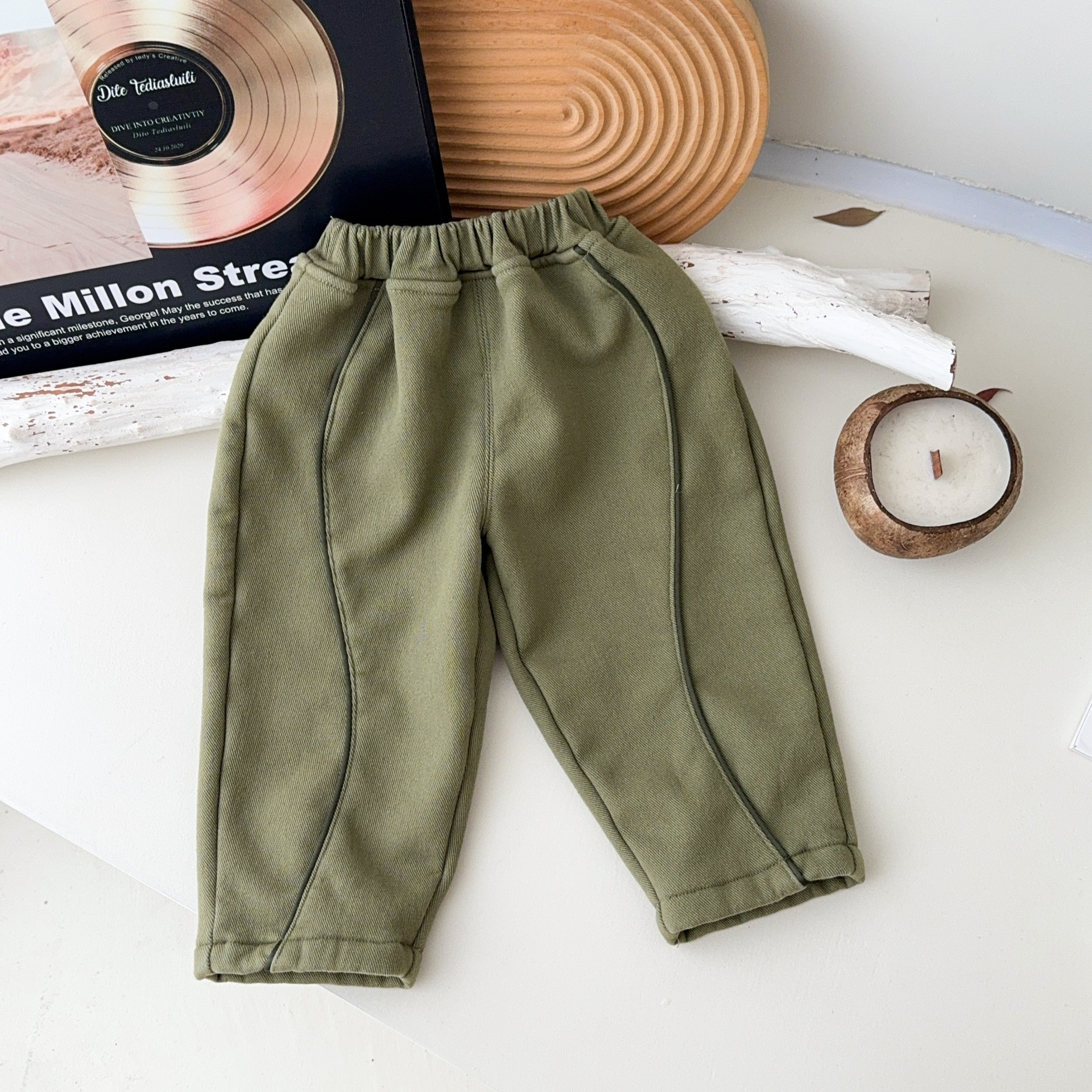 Abrigo cálido engrosado de otoño e invierno para niños Ropa de invierno acolchada linda chaqueta de algodón para bebés más traje de jeans de terciopelo