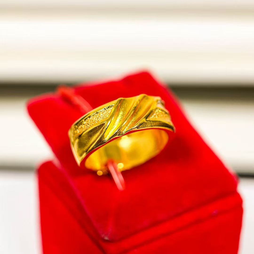 Wavy one size ring for men and women