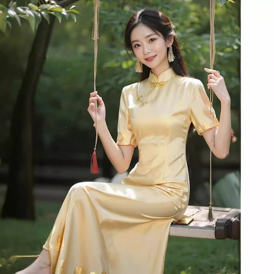 Váy dài sườn xám cải tiến phong cách Trung Quốc mùa hè tay ngắn màu vàng — Váy ngắn tay màu vàng