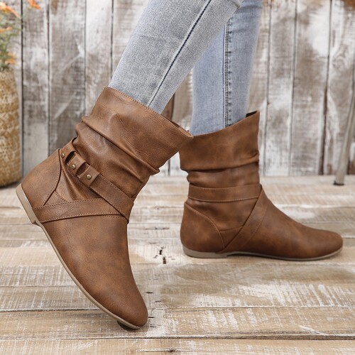 Cross-border wholesale large-size women's short boots for fall/winter 2025—new pleated chunky boots, flat-bottomed ankle boots in Korean style.