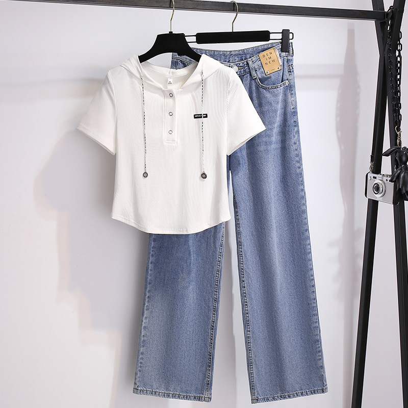 White Hooded Short-Sleeved T-Shirt for Women, 2026 Summer New Style Short Top Paired with High-Waisted Wide-Leg Jeans