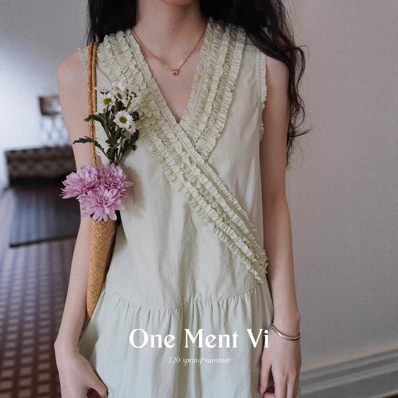 One ment VI Light Green Imported Horse Cotton French Wood Ear Front and Back Sleeveless Vest for dress Women