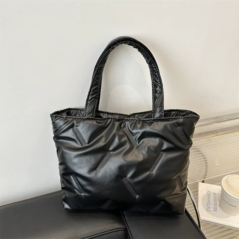 Capacious winter universal brand one-shoulder bag for leisure