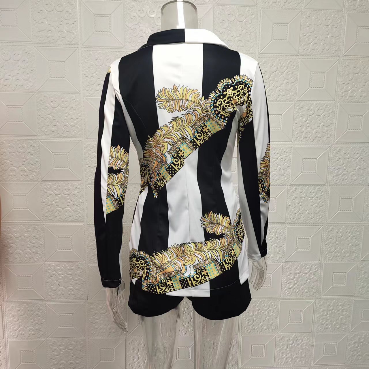 2024 Completo casual da pendolare, cappotto, pantaloncini, moda versatile, set da due pezzi da donna_voghion.com