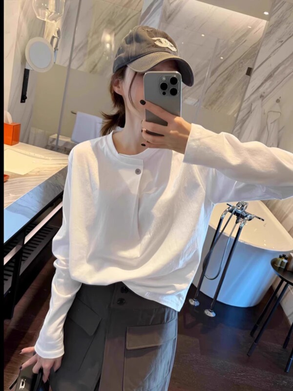 純綿の肩の白い長袖のtシャツの女性は2025春と秋にゆったりしています。|undefined
