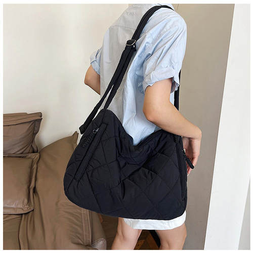 Autumn and winter new cotton clothing bag women's niche rhombus versatile single shoulder crossbody bag large capacity student class handbag