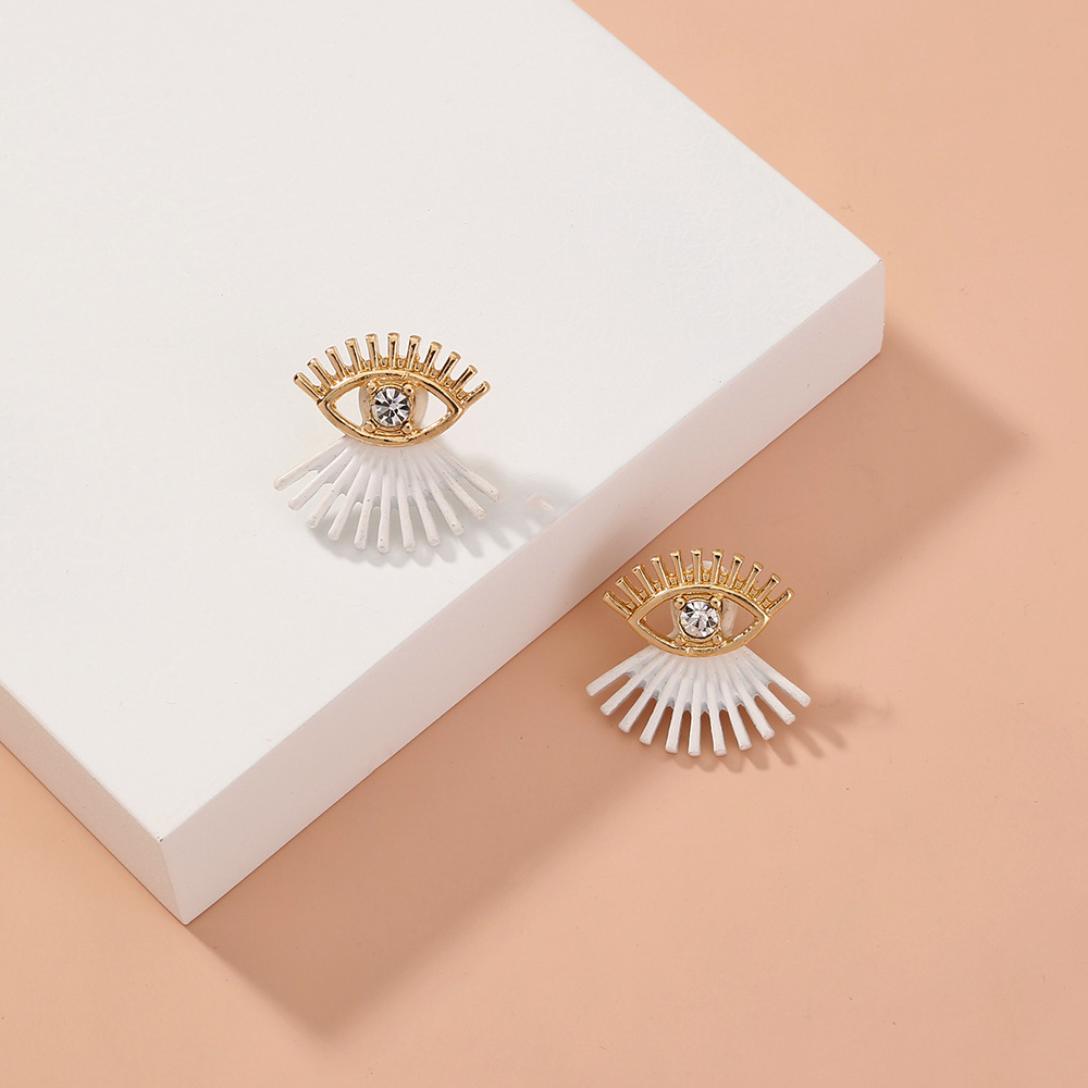 Fashion Diamond-studded Rhinestone Eyelashes Earrings display picture 3