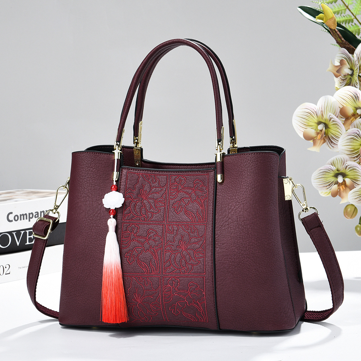 2026 nuevo estilo nacional flores bordadas bolsas de regalo del Día de la Madre bolsas de mano de gran capacidad en stock