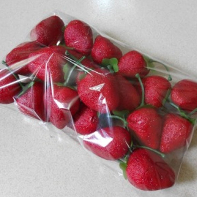 Fuchsia strawberry, 20 pieces