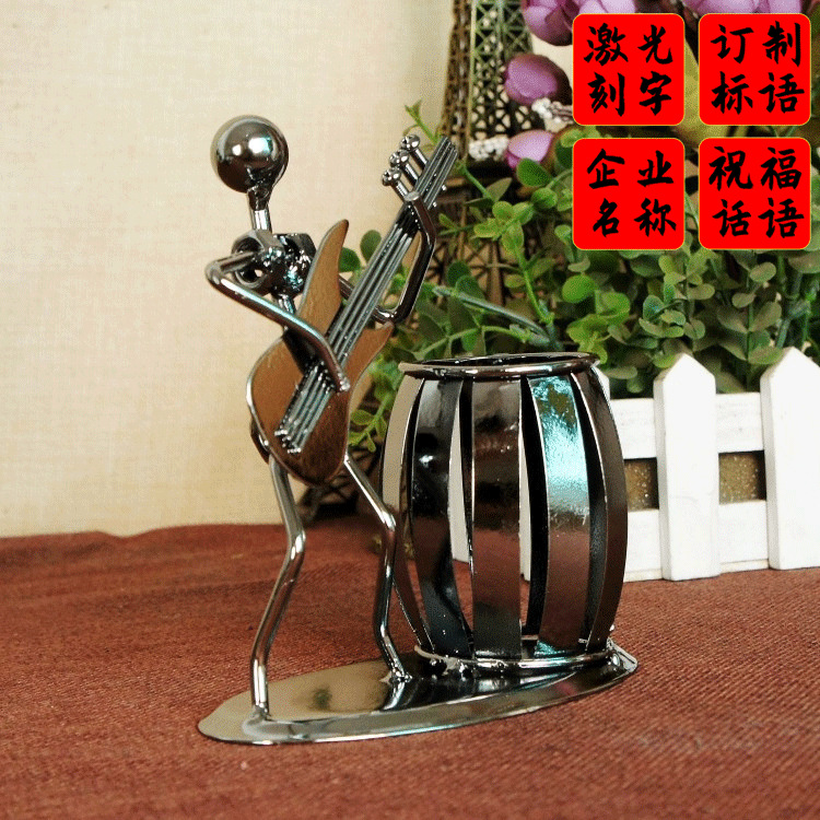 Productos transfronterizos oferta especial de hierro forjado músico banda titular de la pluma creativa decoración del hogar adornos de regalo una variedad de opcionales