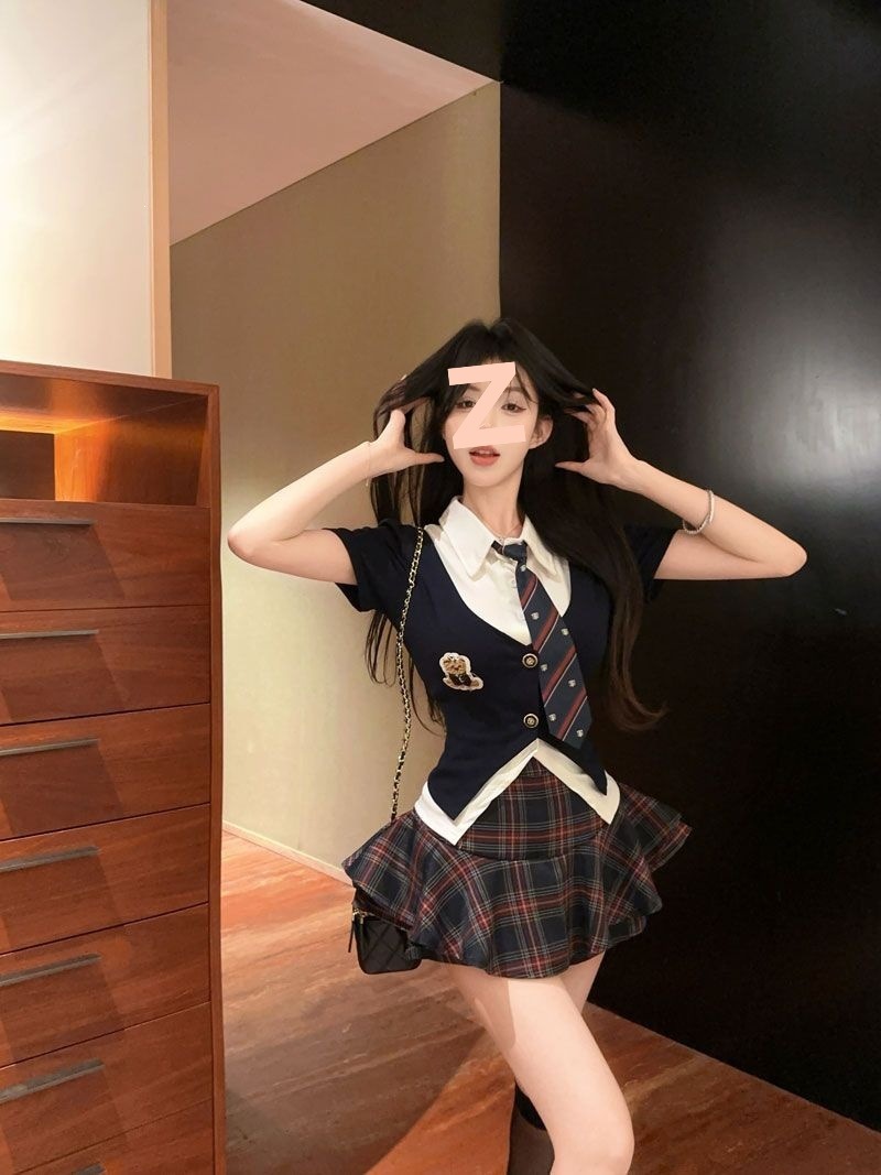 Sweet and spicy JK uniform style summer two-piece slim-fit short-sleeved top and high-waisted skirt three-piece set