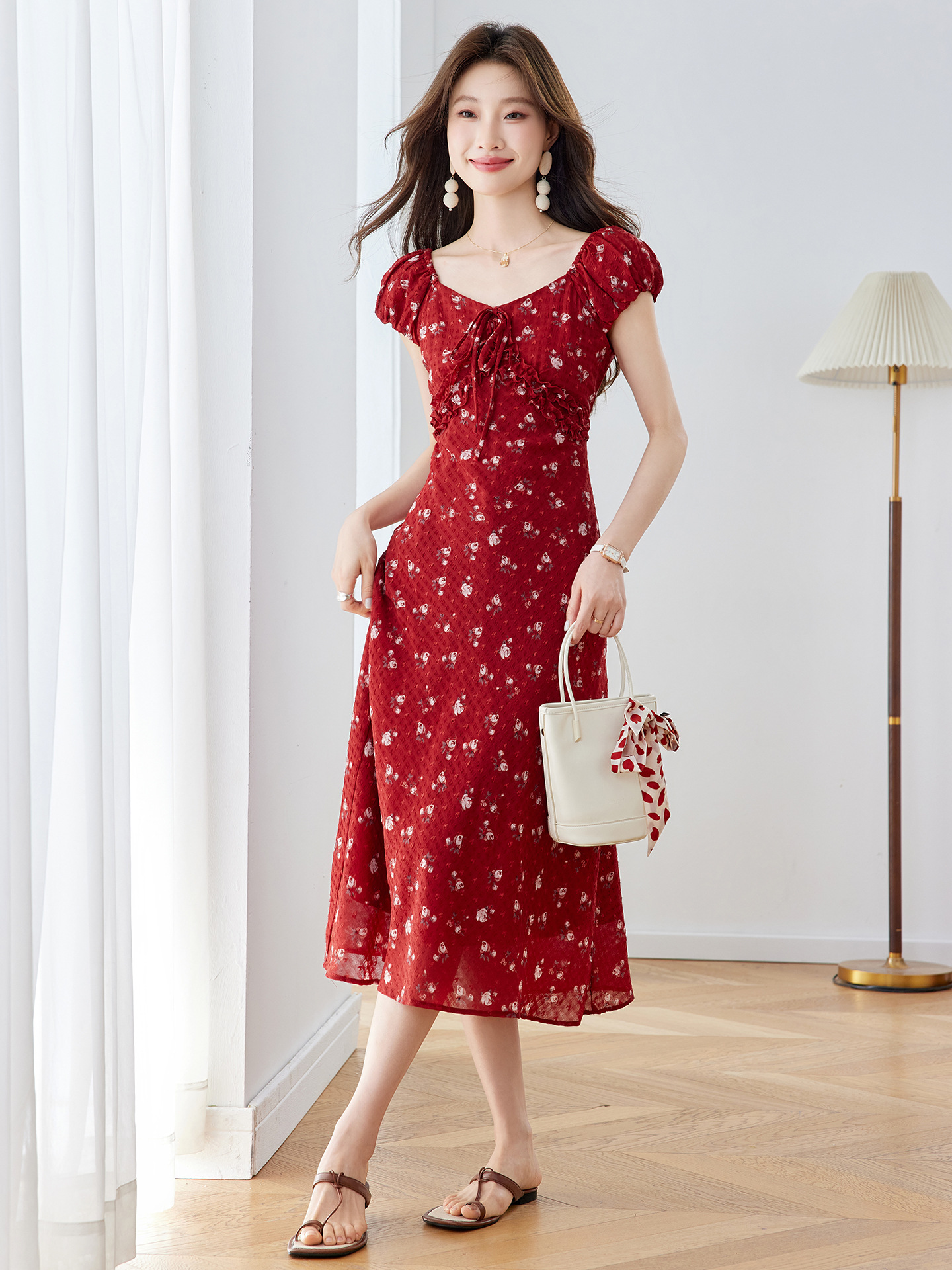 Đầm maxi nữ thắt eo cổ V họa tiết hoa nhí phong cách Pháp — màu vàng, màu đỏ