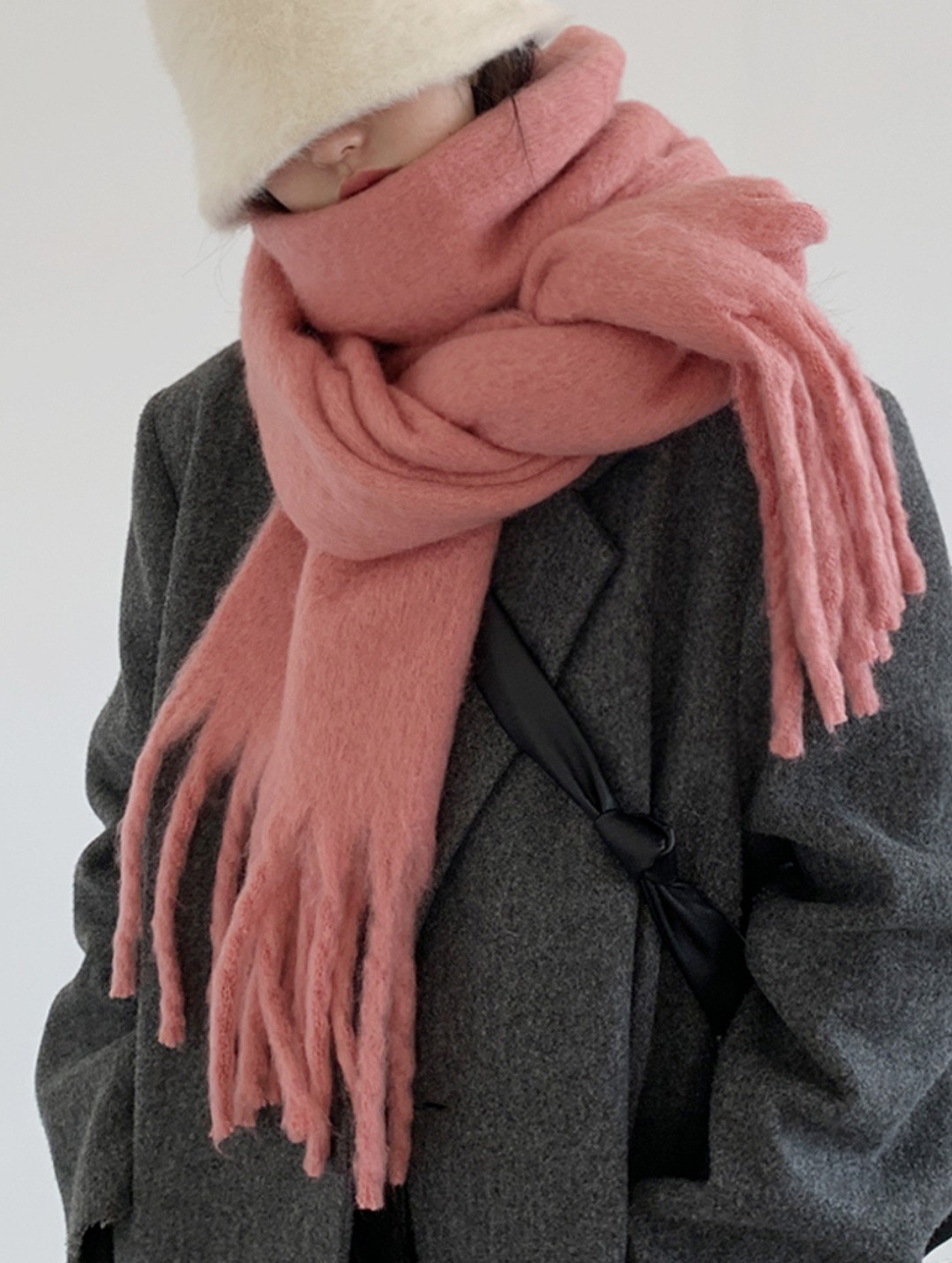 Neuer einfarbiger Mohairschal für Damen mit hochwertigem Tragegefühl und Winterwärme. Verdickter Wollpullover dick gestrickt_voghion.com